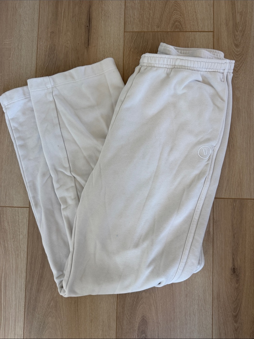 Vuori Off-White Men's Jogger Sweatpants